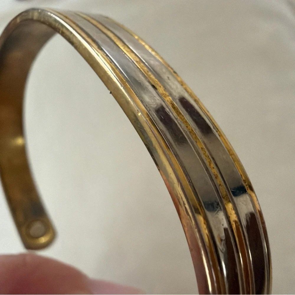 Vintage 24K Electro Plated Magnetic Gold Silvertone Cuff Bracelet 6-5/8